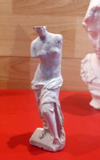 Venus de milo / Matériau : Béton / teinte naturelle / hauteur : 9 cm